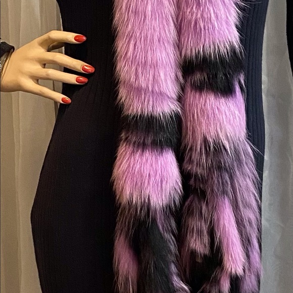 Lavender and Black Fox Fur Scarf - Picture 3 of 4